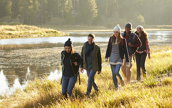Njut sommaren genom aktiviteter med vänner, hälsa och lycka i ett.